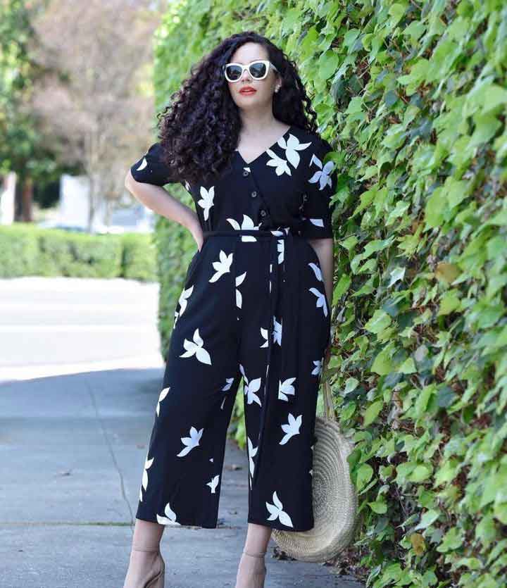 How To Look Skinny For Plus-Size Women-V-neck chiffon jumpsuit